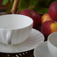 Tasse fine porcelaine blanche