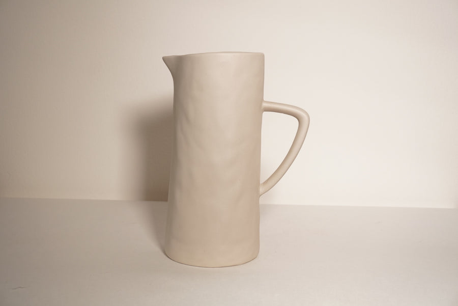 Carafe en grès blanc