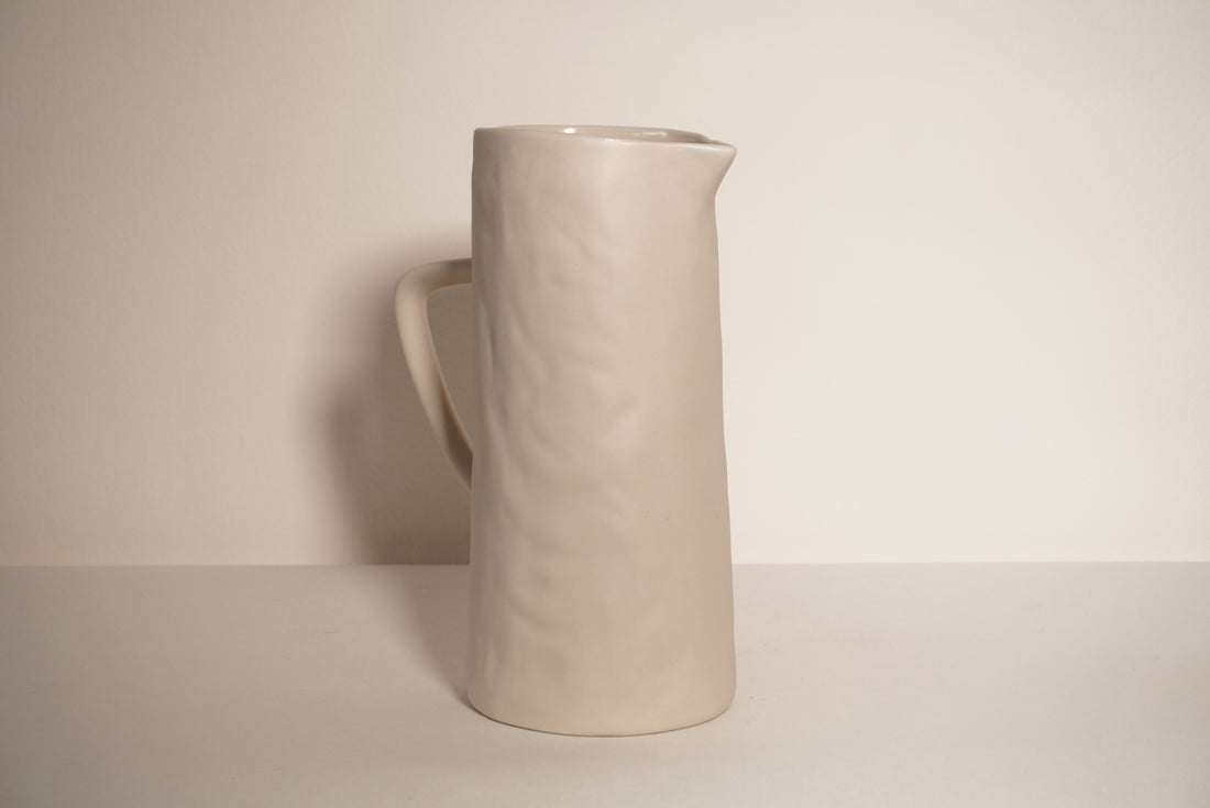 Carafe en grès blanc