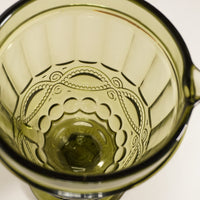 Carafe verte en verre