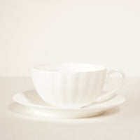 Tasse fine porcelaine blanche