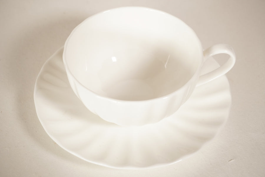 Tasse fine porcelaine blanche