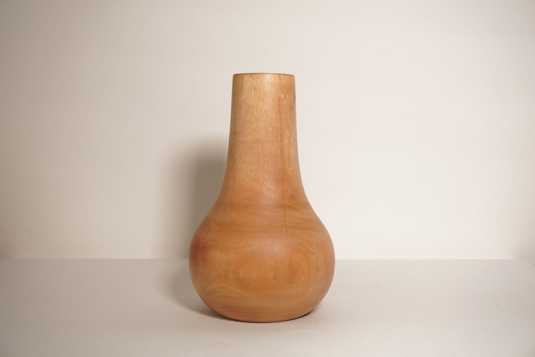 Vase en bois de manguier