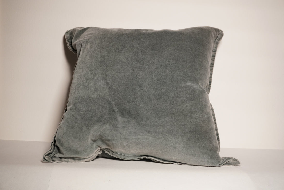 Coussin carré en velour vintage